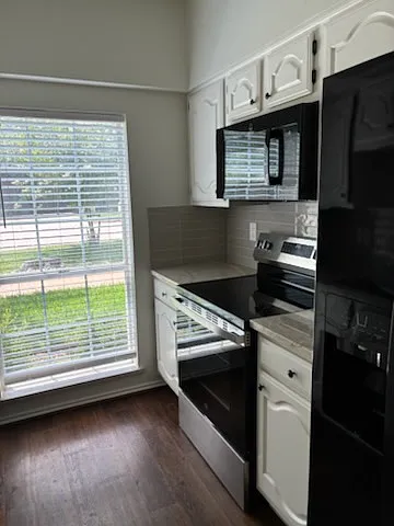 6303 Prospect Ave — Photo 5