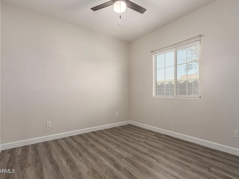 11204 W Mobile Ln — Photo 22
