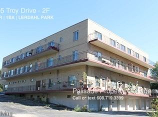 405 Troy Dr APT 2F, Madison, WI 53704