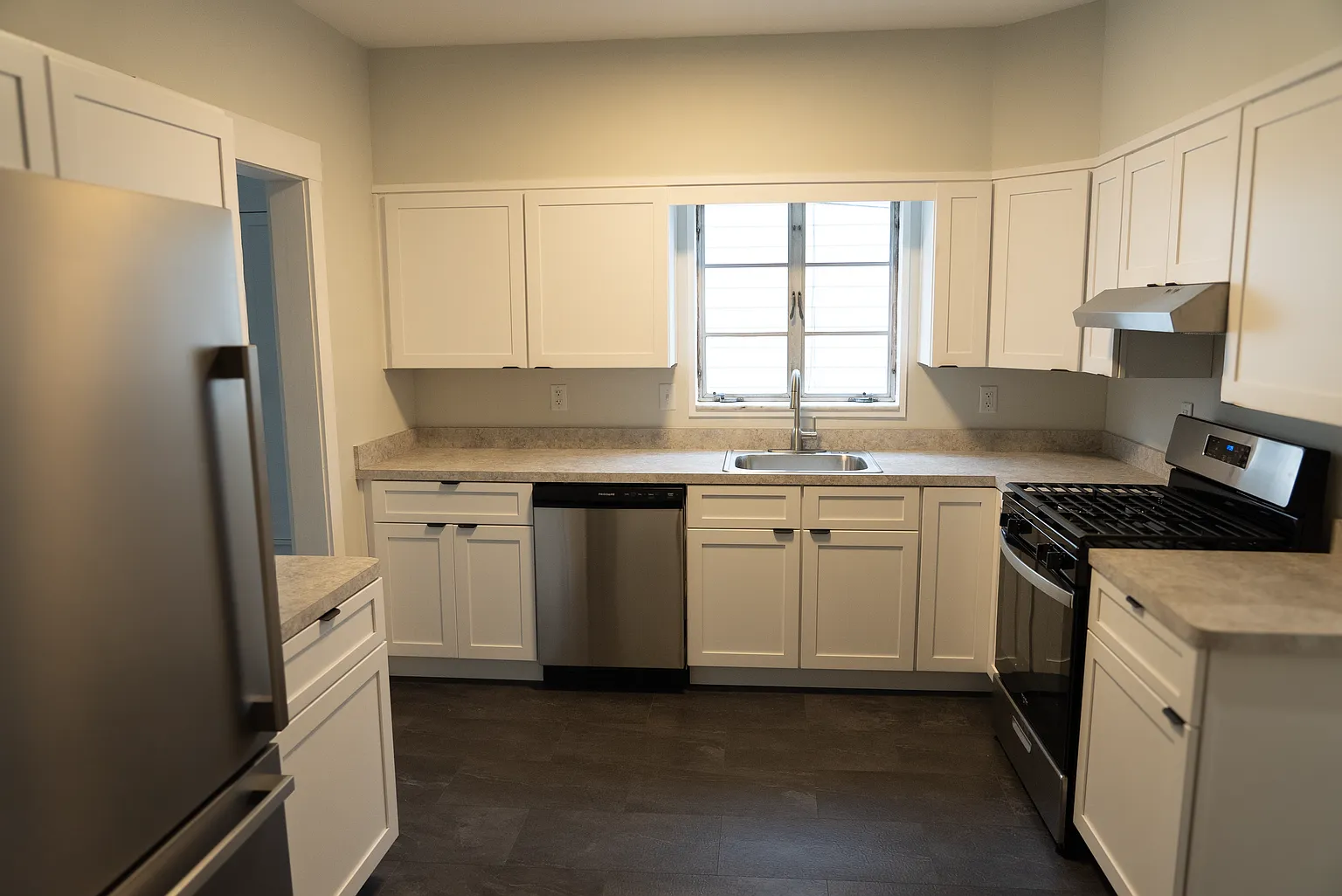 10122 Adelaide Ave photo 1