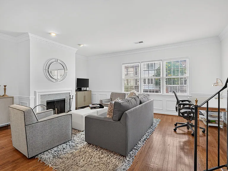 1835 Corcoran St NW #C — Photo 2