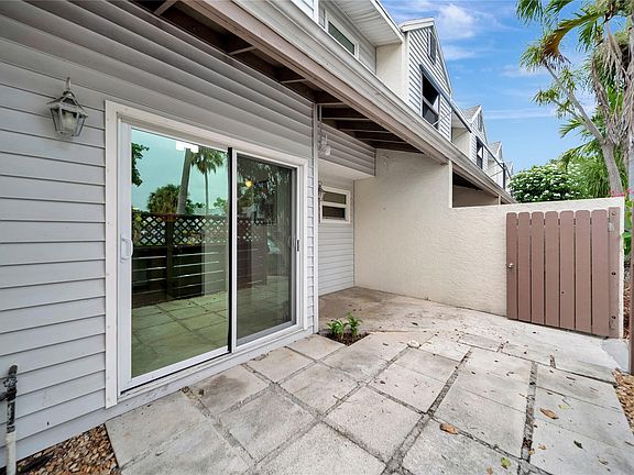 5th image of 323 W Hemingway Creek #323