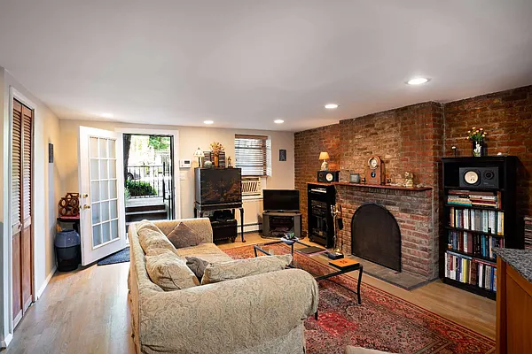 Sold by Keller Williams NYC | media 17