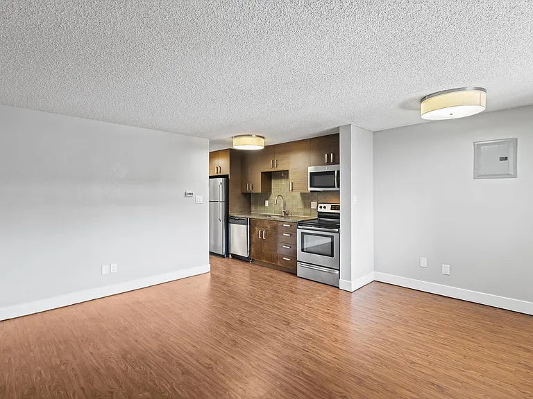Pearl Apartments — Photo 34