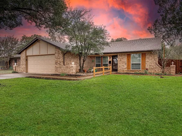 2100 Chelsea Dr, Edgecliff Village, TX 76134
