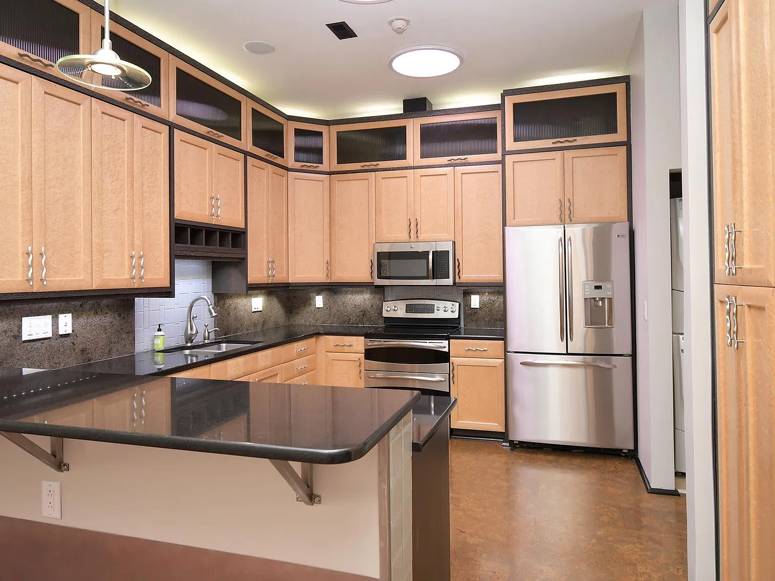 2 bed, 2.0 bath, $2,250 — Photo 3