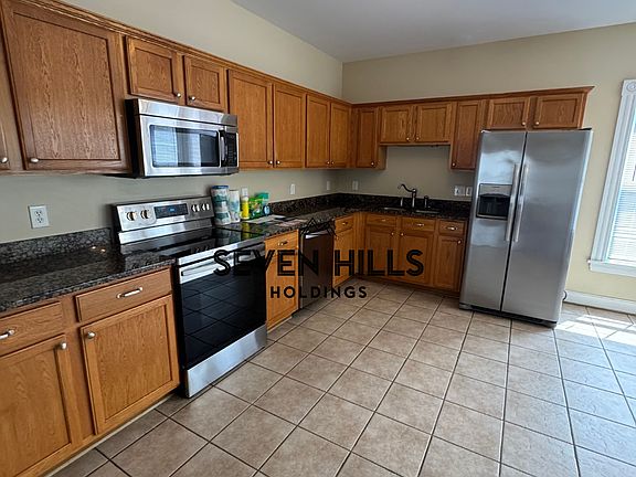 4th image of 1517 W Leigh St