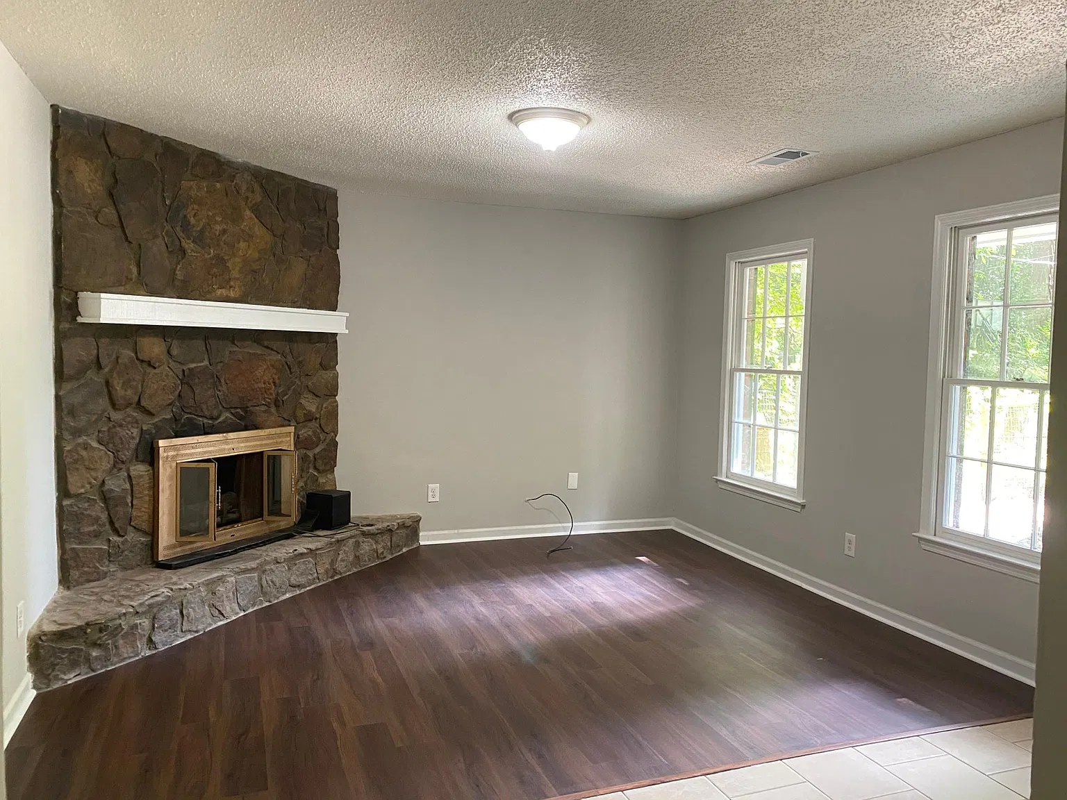 4 bed, 2462 sqft, $2,600 — Photo 4