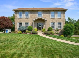 207 Parkridge Pl, South Park, PA 15129
