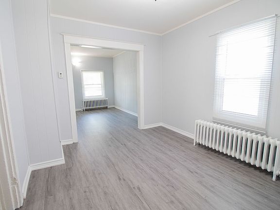 5th image of 19 Dain Ave