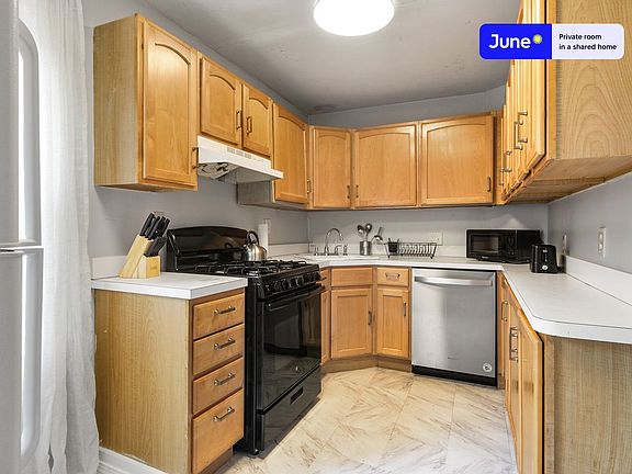 4th image of 12A Greylock Rd #B