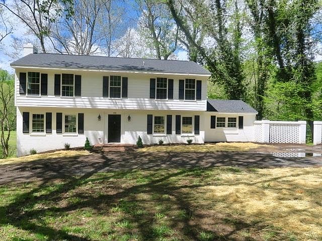 1st image of 1006 Country Club Dr