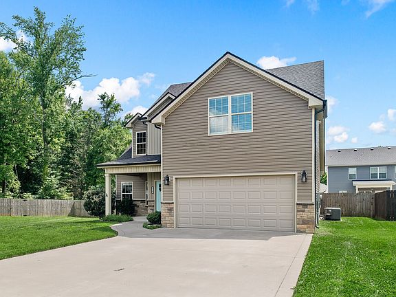 4th image of 518 Latham Ct