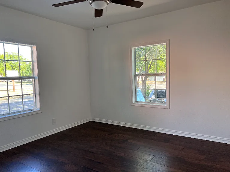 1000 W Hammond St — Photo 8