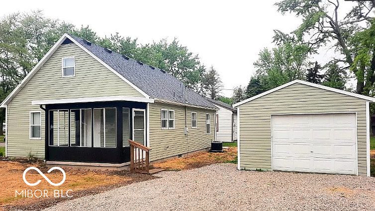 2nd image of 1928 S Meeker Ave