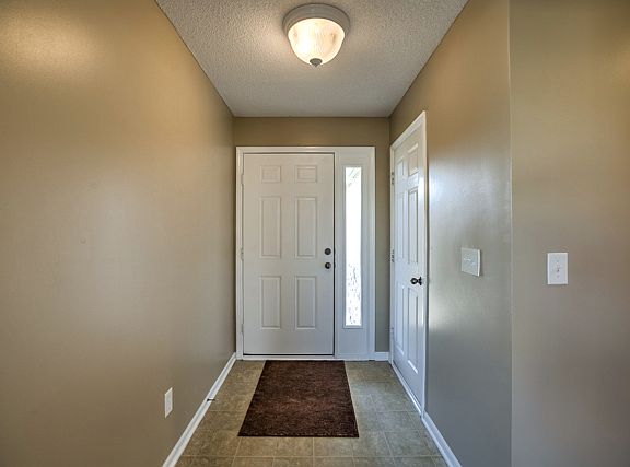3rd image of 13004 Nebraska Ct