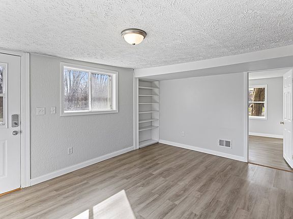 4th image of 5830 S Washington Ave