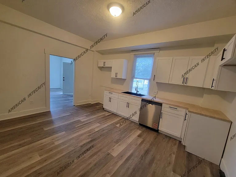 15 N Van Lear St — Photo 4