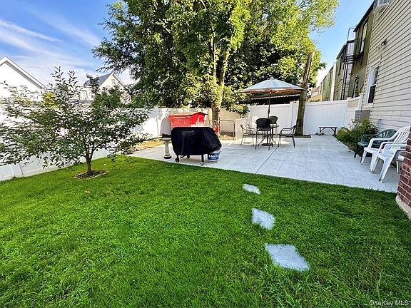 4th image of 1376 Eggert Place