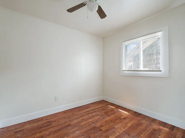 615 W Hollywood — Photo 30