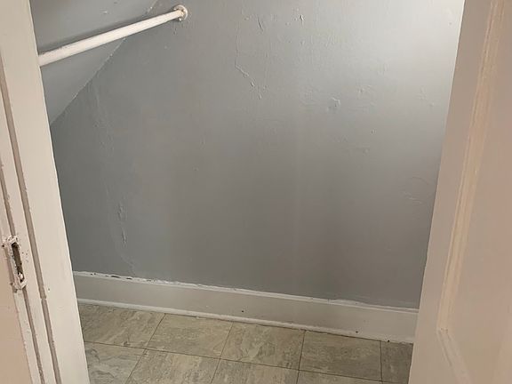 3rd image of 2005 Wayne Ave #6