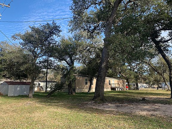 4th image of 417 Coleto Dr