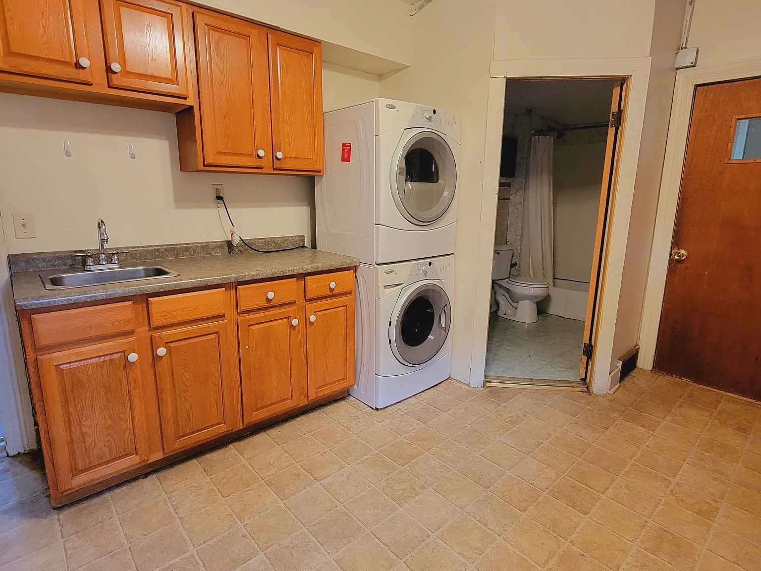 4 bed, 1400 sqft, $1,150 — Photo 3