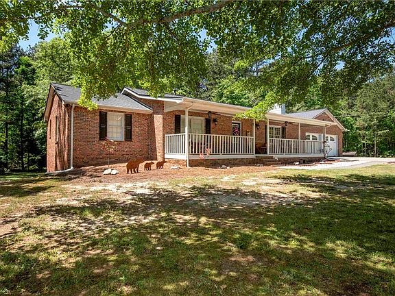 3rd image of 1880 Holman Rd