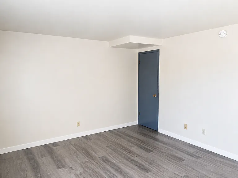 703 Woodford Ave N — Photo 14