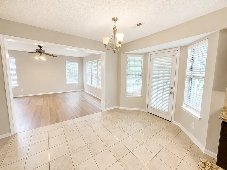 1411 Deer Spring Ct — Photo 12