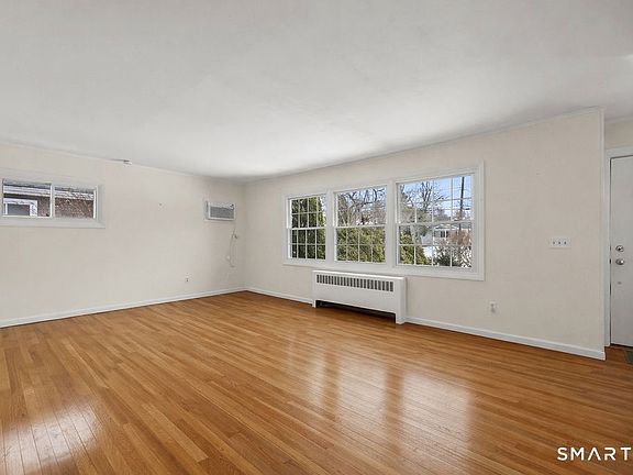 5th image of 250 Edward Street