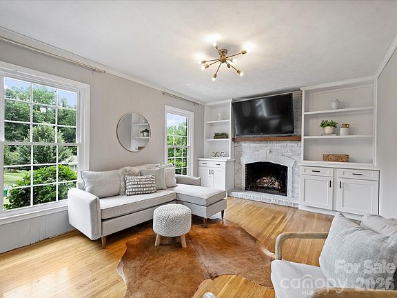 5th image of 3808 Riverbend Rd