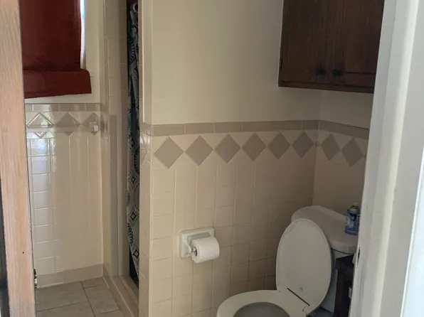 19 E 11th St, Grove, OK 74344