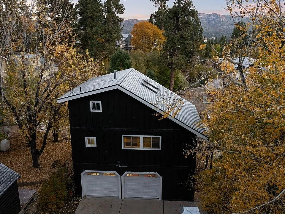 993 Cameron Dr