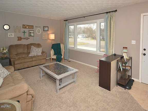 4th image of 319 W Willard St
