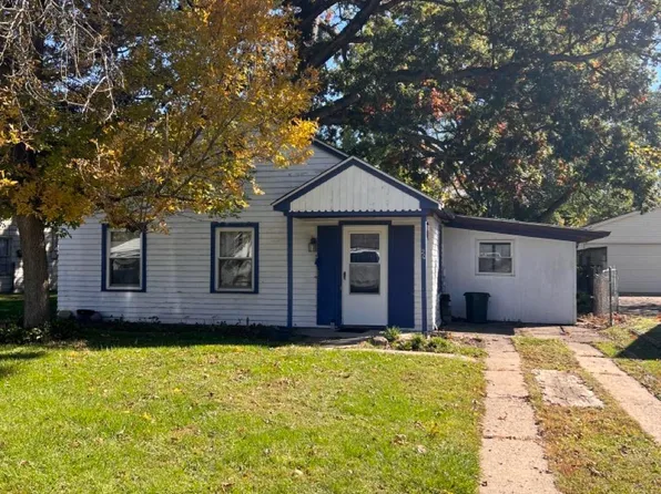 20 River Dr, North Pekin, IL 61554