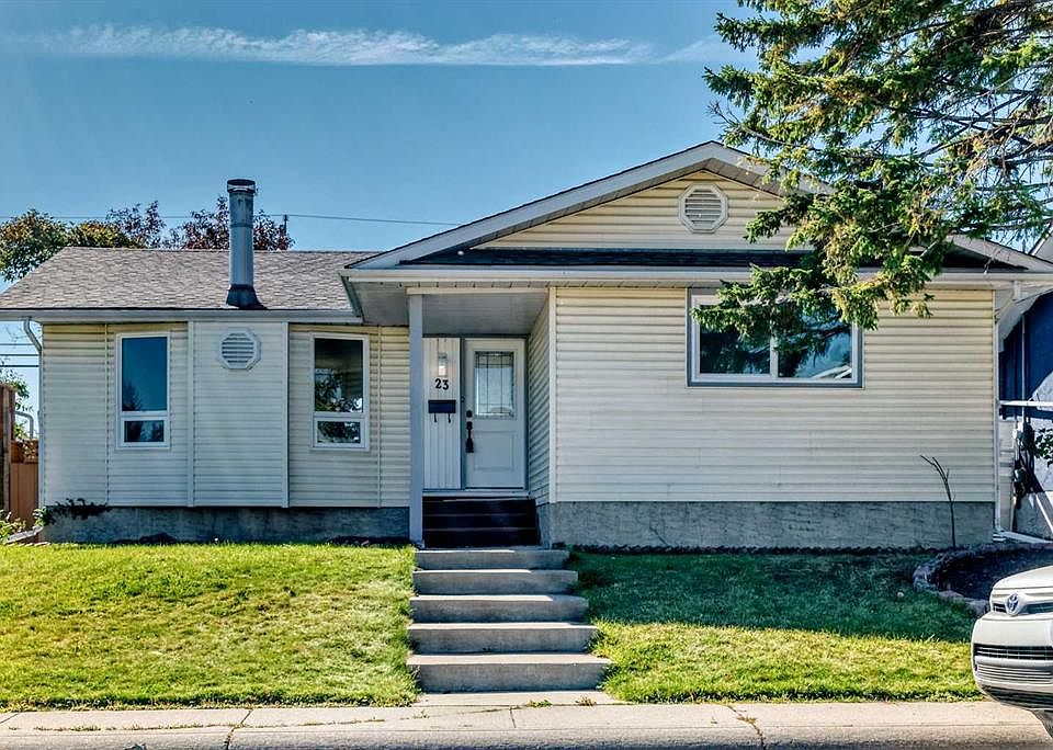 1st image of 23 N Penworth Cres SE