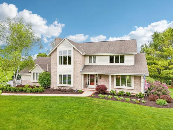 W233S4940 Woodchuck LANE, Waukesha, WI 53189