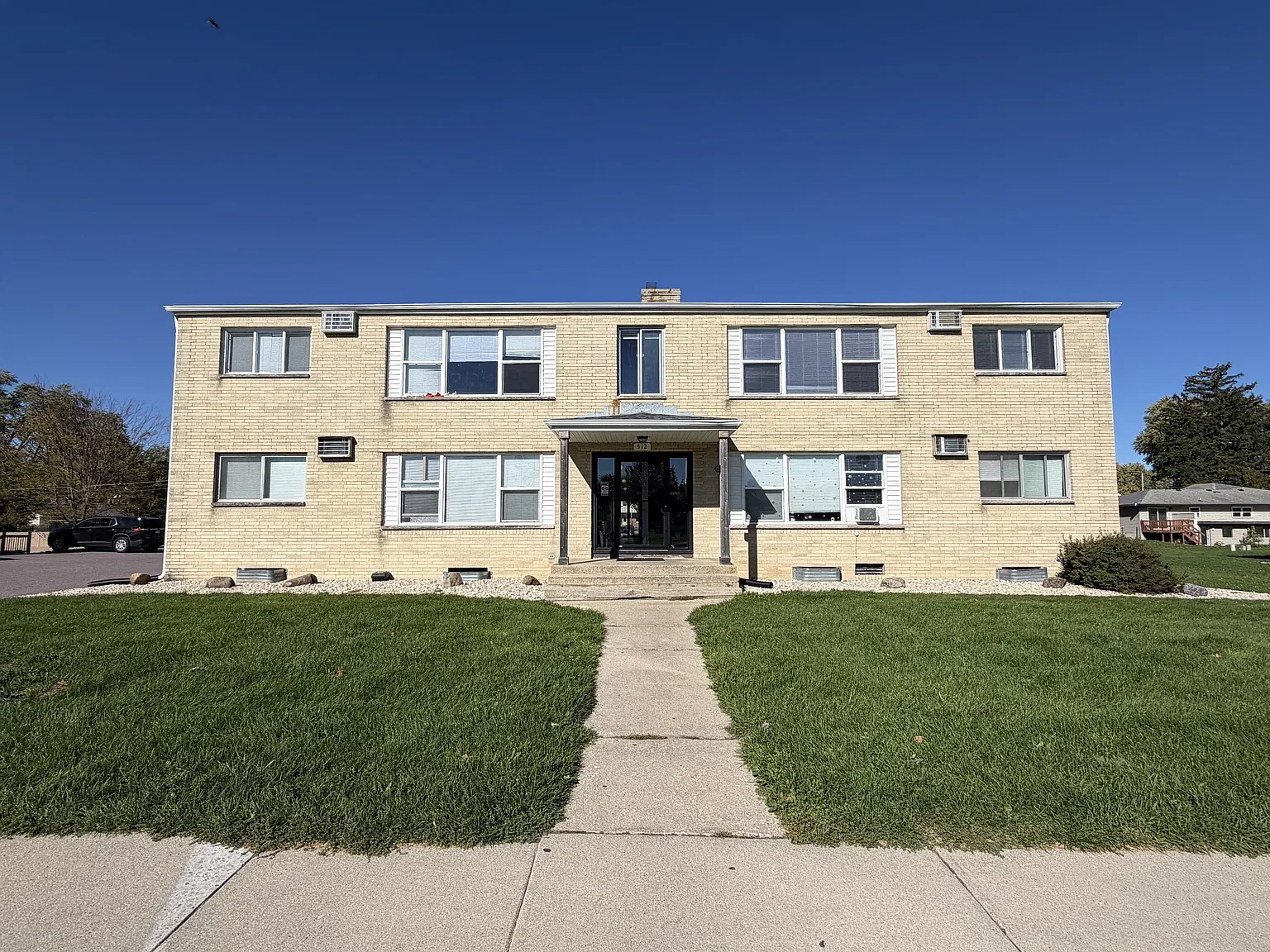 512 Deforest St — Photo 1