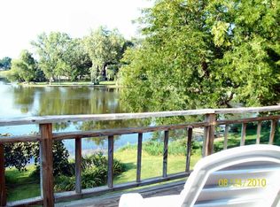 2202 Lake Shore Dr, Lindenhurst, IL 60046