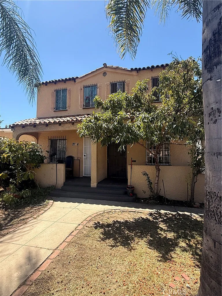 2 bed, 984 sqft, $2,700 — Photo 1