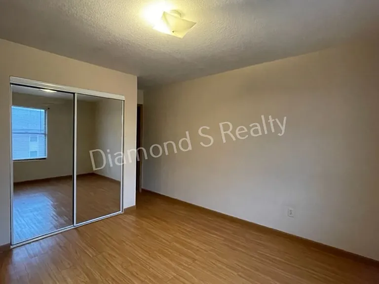 2159 East Macs Court — Photo 11