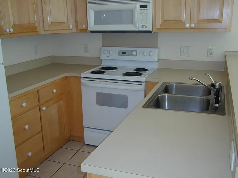 413 Atlantic Dr — Photo 13