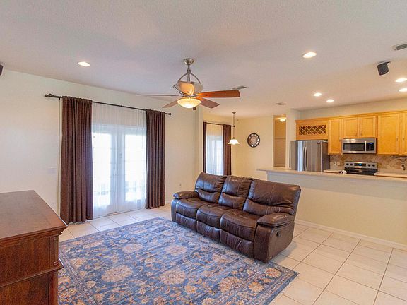 3rd image of 3062 Bay Laurel Cir N