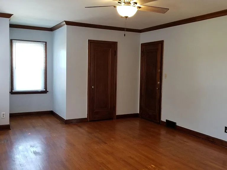 2615 Davenport Ave #2 — Photo 2