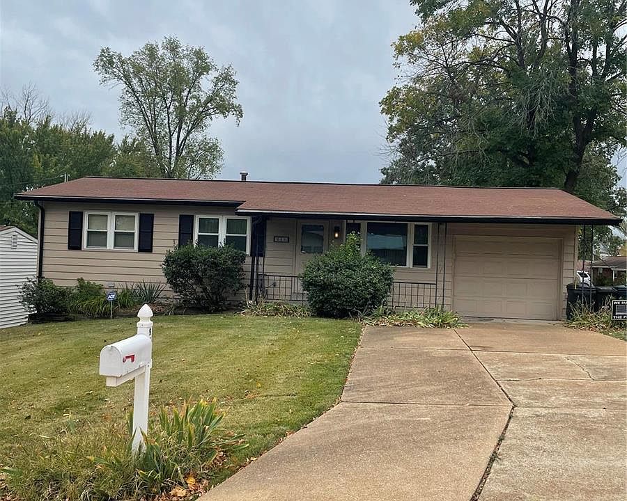 2nd image of 9634 Antigo Dr