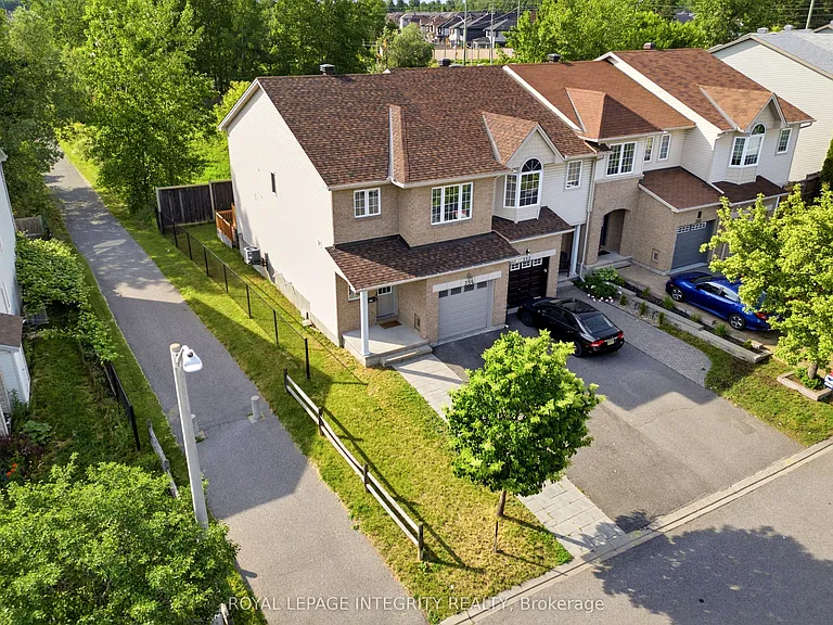 354 Rolling Meadow Cres — Photo 32