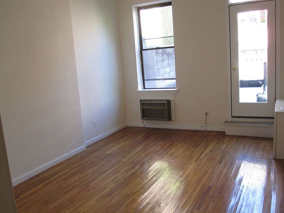 2nd image of 153 W 75th St APT 3B