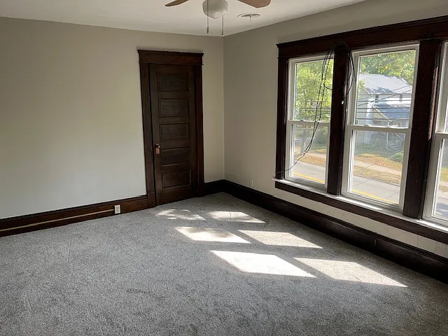 446 S Prospect St — Photo 3