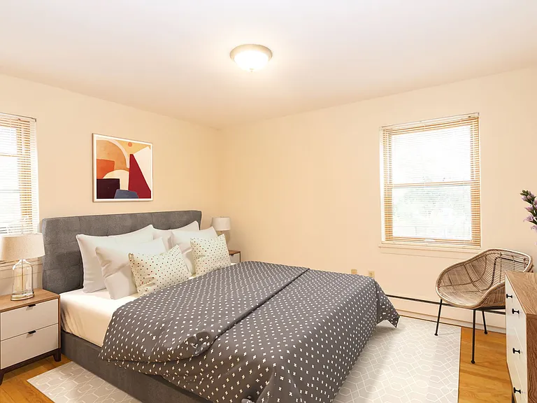 2920 Dean Parkway Apartments — Photo 10